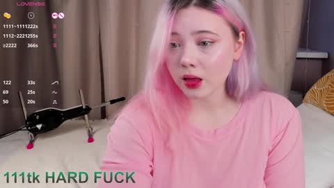 Snapshot of kawaii_yuki chatting on January 3, 8:43 am Yuki online show from January 3, 8:43 am