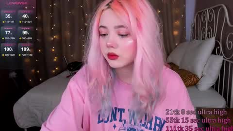 Snapshot of kawaii_yuki chatting on March 9, 5:22 am Yuki online show from March 9, 5:22 am