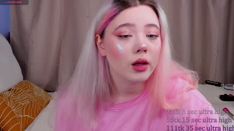 Snapshot of kawaii_yuki chatting on January 25, 8:42 am Yuki online show from January 25, 8:42 am