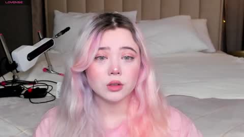 Snapshot of kawaii_yuki chatting on January 24, 8:44 am Yuki online show from January 24, 8:44 am