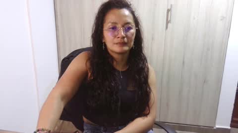  Khawit  online show from January 27, 10:49 pm