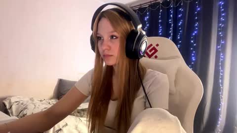 Amia online show from March 7, 6:30 pm