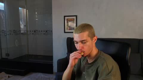 KaydenDrew online show from April 6, 4:46 am