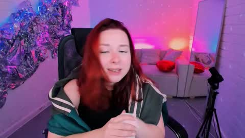 Snapshot of kaykartur chatting on October 7, 3:52 pm The woman of your dreams online show from October 7, 3:52 pm