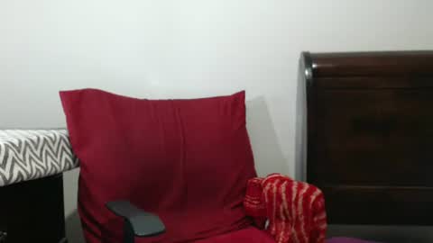 kayla online show from April 1, 7:33 pm