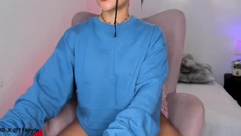 INSTAGRAM AND TW 11kayle online show from February 15, 11:47 pm