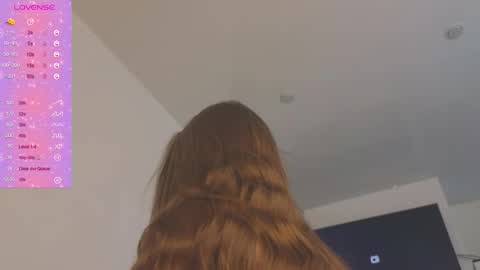 kaylee_ee online show from December 19, 9:16 am