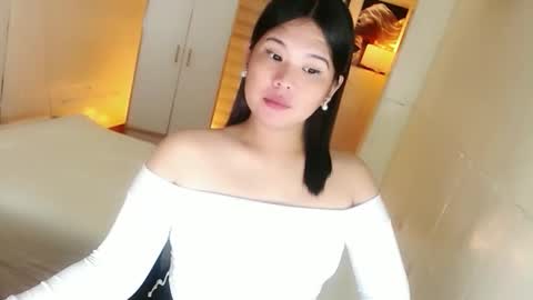 Y O U R        F U T U R E       K A Y L E E  online show from December 21, 2:29 am