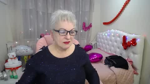 Snapshot of kaylesmoll chatting on March 11, 7:47 pm kaylesmoll online show from March 11, 7:47 pm