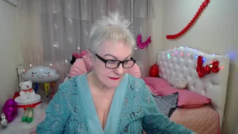 Snapshot of kaylesmoll chatting on February 22, 10:31 pm kaylesmoll online show from February 22, 10:31 pm