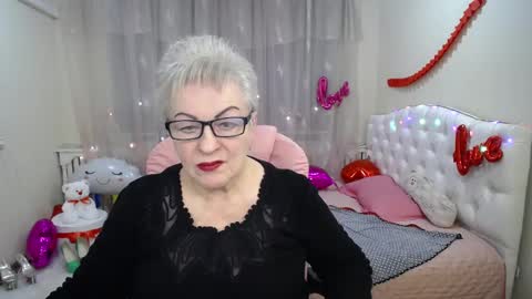Snapshot of kaylesmoll chatting on March 7, 11:16 pm kaylesmoll online show from March 7, 11:16 pm