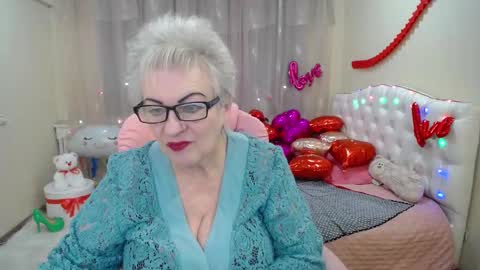 Snapshot of kaylesmoll chatting on February 9, 4:57 am kaylesmoll online show from February 9, 4:57 am