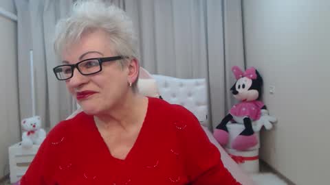 kaylesmoll online show from February 23, 7:49 pm