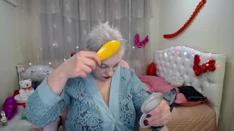 Snapshot of kaylesmoll chatting on February 22, 7:14 pm kaylesmoll online show from February 22, 7:14 pm