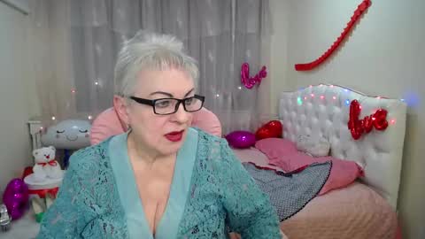 Snapshot of kaylesmoll chatting on February 26, 10:47 pm kaylesmoll online show from February 26, 10:47 pm