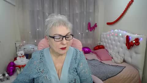 Snapshot of kaylesmoll chatting on March 5, 4:02 am kaylesmoll online show from March 5, 4:02 am