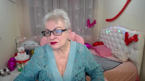 Snapshot of kaylesmoll chatting on March 6, 4:52 am kaylesmoll online show from March 6, 4:52 am