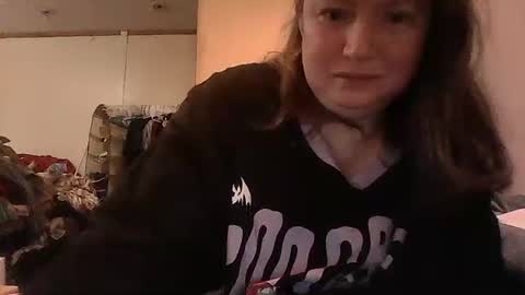 kcandler27 online show from December 2, 8:02 am