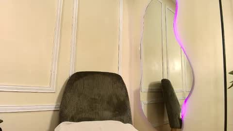 Snapshot of keila_hott20 chatting on October 7, 12:56 pm keila online show from October 7, 12:56 pm