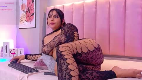 Keily Ross online show from November 20, 9:23 pm