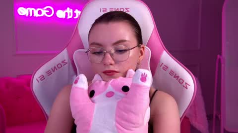 Keira online show from February 23, 9:33 am