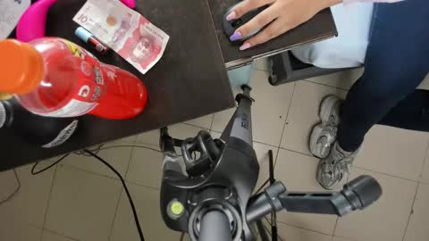 K E I T H Y online show from February 4, 2:15 am