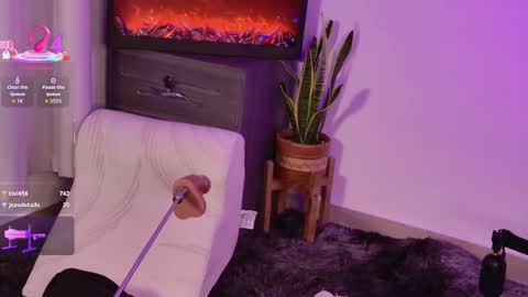 Keix online show from November 8, 1:47 pm