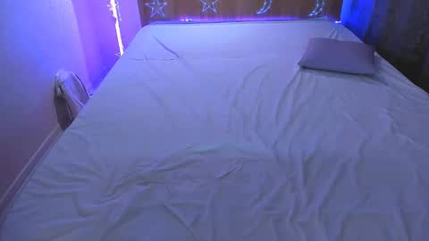 Snapshot of kellefox chatting on February 25, 11:10 am Linda online show from February 25, 11:10 am