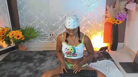 Snapshot of kelly__thomson chatting on September 21, 12:20 pm kelly__thomson online show from September 21, 12:20 pm
