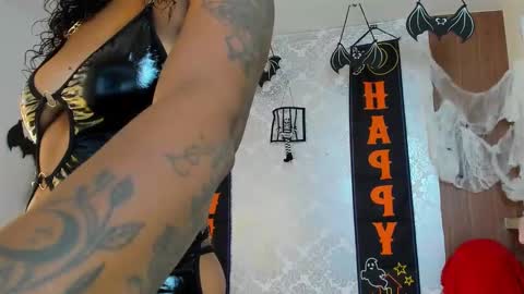 Snapshot of kelly__thomson chatting on October 19, 1:49 pm kelly__thomson online show from October 19, 1:49 pm