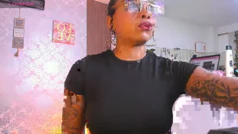 Snapshot of kelly__thomson chatting on September 19, 11:08 pm kelly__thomson online show from September 19, 11:08 pm