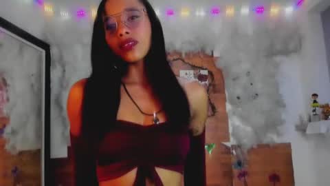 Snapshot of kelly__thomson chatting on February 7, 10:19 pm kelly__thomson online show from February 7, 10:19 pm