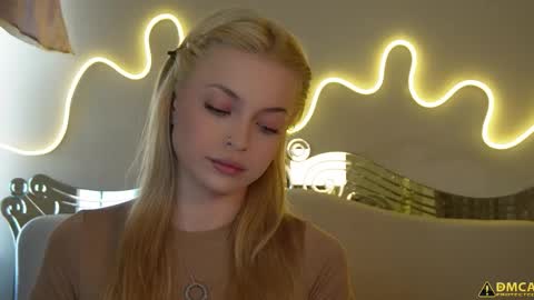 Snapshot of kelly_peachpiee chatting on September 15, 5:09 am Kelly online show from September 15, 5:09 am