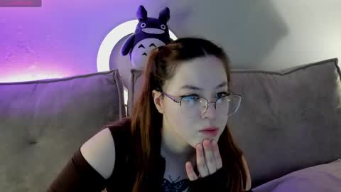 Kelly Mon-Day 12AM-5PM Tue-12AM-5PM Wed-DAY OFF Thu-12AM-5PM Fri-12AM-5PM Sat-12AM-5PM Sun-DAY OFF online show from May 10, 11:55 pm