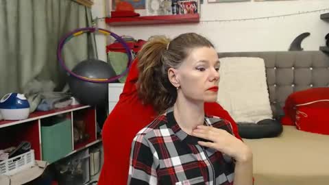 kelly online show from March 6, 9:53 pm