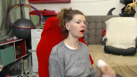 kelly online show from March 5, 10:21 pm