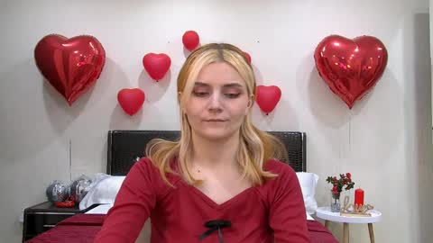 Snapshot of kellystoneys chatting on February 16, 2:43 pm Kelly Stoneys online show from February 16, 2:43 pm