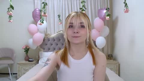 Snapshot of kellystoneys chatting on February 25, 6:33 pm Kelly Stoneys online show from February 25, 6:33 pm