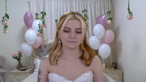 Snapshot of kellystoneys chatting on February 14, 6:34 am Kelly Stoneys online show from February 14, 6:34 am
