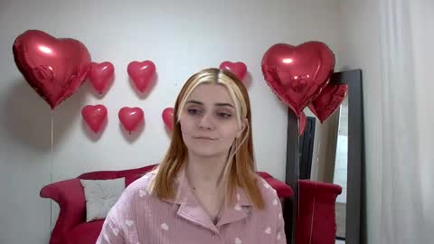 Snapshot of kellystoneys chatting on February 10, 12:08 pm Kelly Stoneys online show from February 10, 12:08 pm