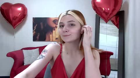 Snapshot of kellystoneys chatting on February 19, 5:49 pm Kelly Stoneys online show from February 19, 5:49 pm
