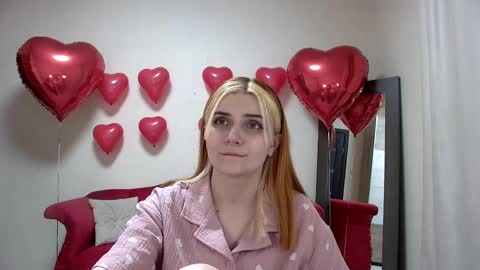 Snapshot of kellystoneys chatting on February 10, 3:21 pm Kelly Stoneys online show from February 10, 3:21 pm