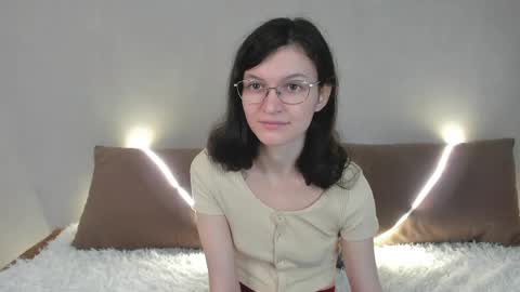 Kelsirabenold online show from April 15, 5:44 am