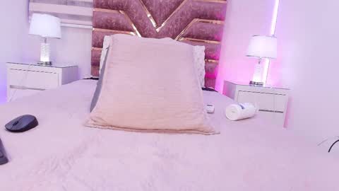 kemdall lopez online show from February 27, 3:32 am