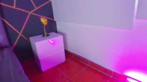 Kendall online show from February 2, 10:17 pm