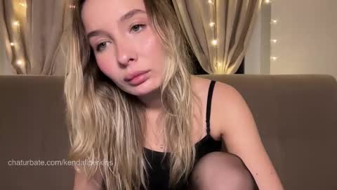 Kendall online show from November 26, 8:49 pm