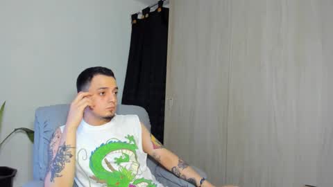 Snapshot of kendel_dimitri chatting on March 6, 6:41 am kendel_dimitri online show from March 6, 6:41 am
