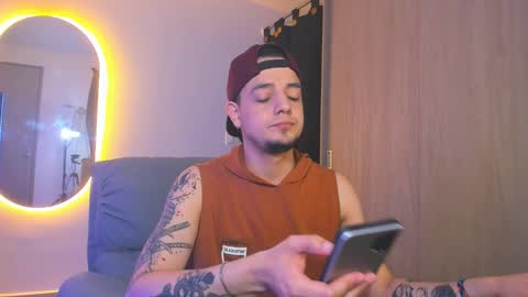 Snapshot of kendel_dimitri chatting on January 12, 6:17 am kendel_dimitri online show from January 12, 6:17 am