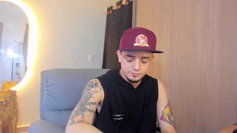 Snapshot of kendel_dimitri chatting on February 16, 4:31 am kendel_dimitri online show from February 16, 4:31 am