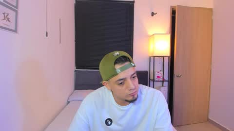 kendel_dimitri online show from April 8, 4:59 am